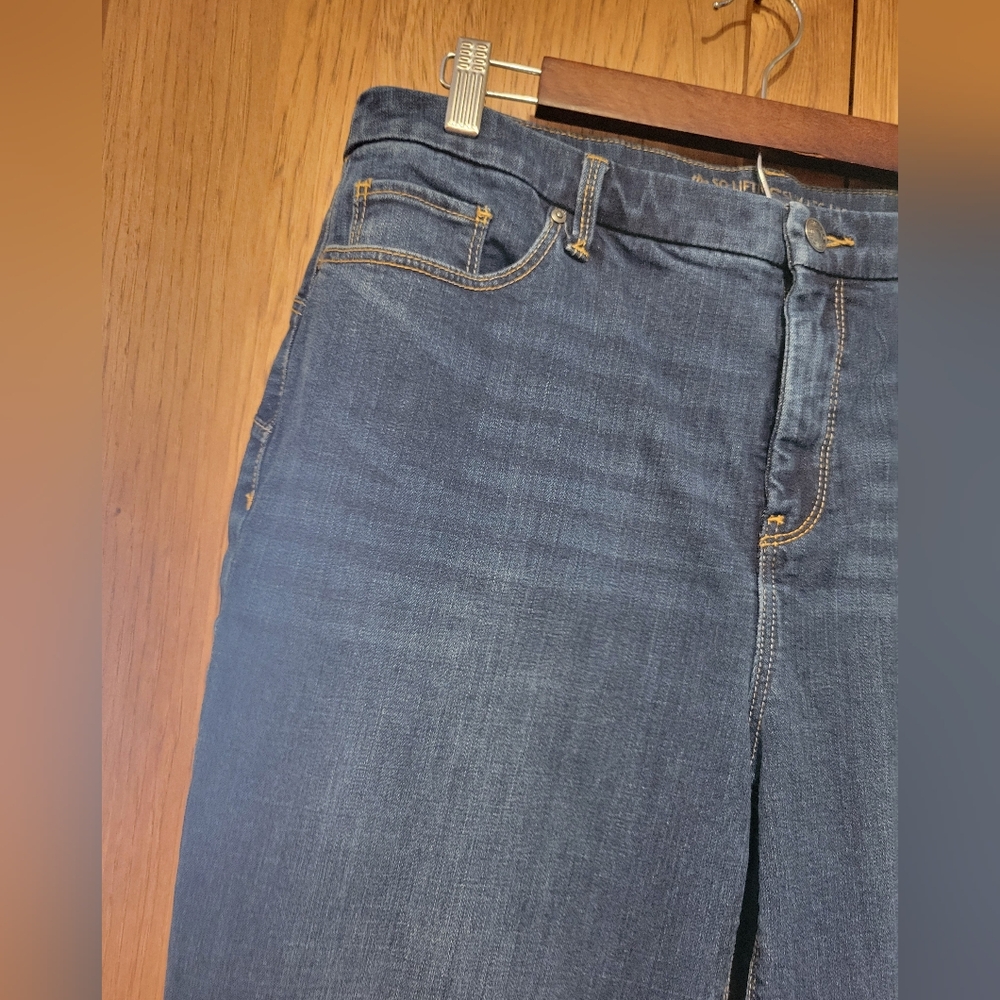 Chicos The So Lifting Slim Leg Jeans. Size 2.5 (US 14) - Picture 3 of 9